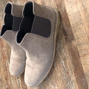 Mens size 11. Kenneth Cole Chelsea Boot